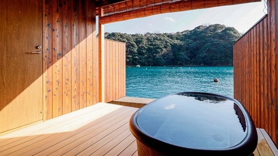 伊根の舟屋 雅 別邸の海が直接見渡せる露天風呂付き部屋のイメージ