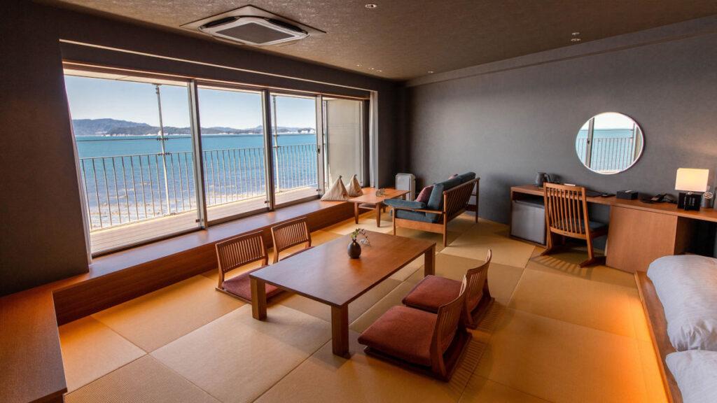 和歌山加太温泉シーサイドホテル加太海月の客室から見える海の状態