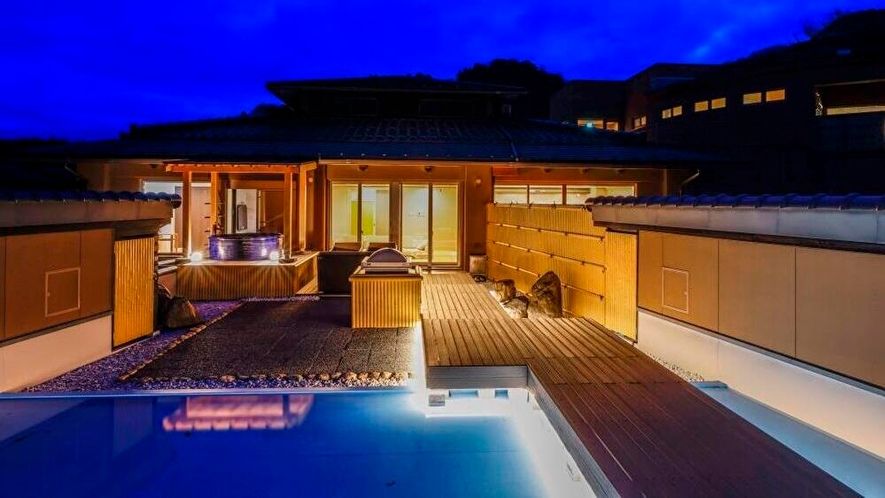 油屋別館 和亭の露天風呂付き客室の画像