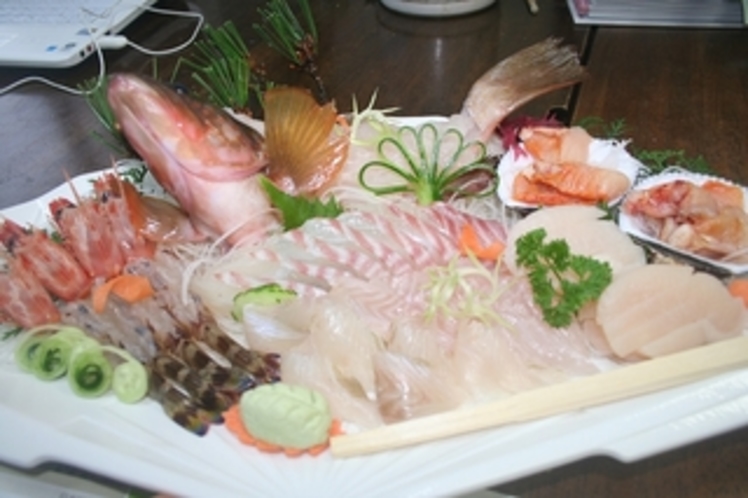 前島旅館唐琴荘|瀬戸内市牛窓前島の刺身盛り合わせ