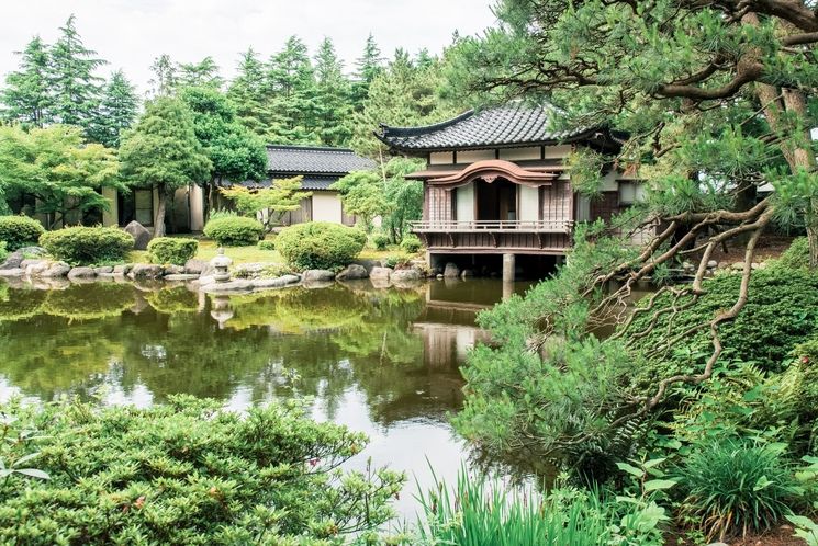 生地温泉たなかや（黒部市）の日本庭園を望む宿外観