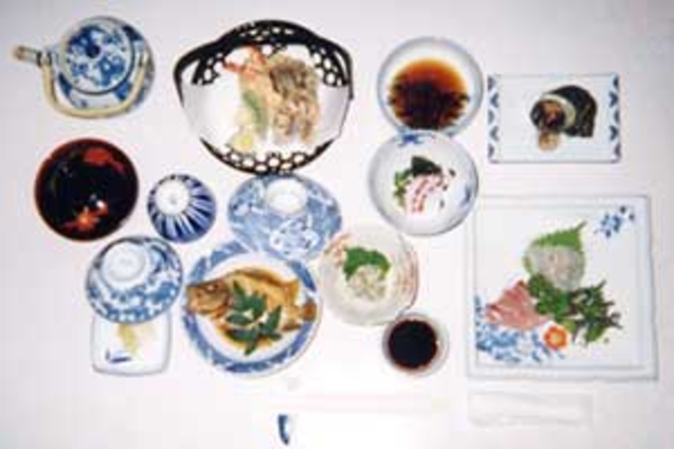 民宿旅館ひよしの瀬戸内海の新鮮な魚介類を使った地魚料理