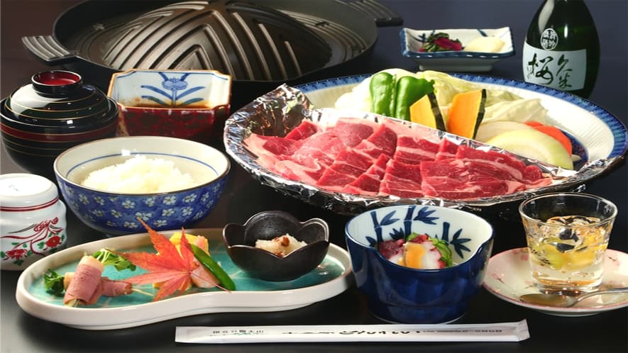 山の宿 中の原ぎんれいラム肉をタレに絡めて