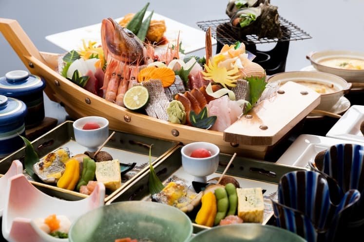 上越料理と地酒の民宿わすけの豪華な舟盛り
