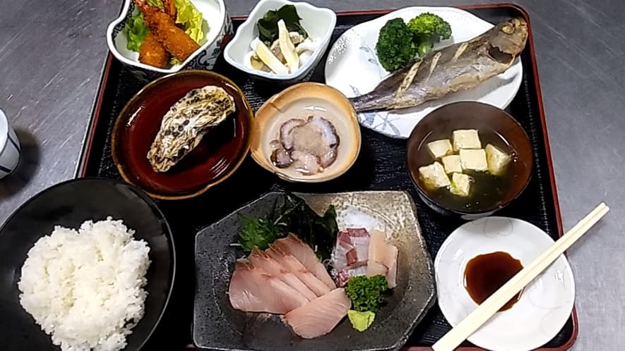 民宿 勝丸荘の夕食
