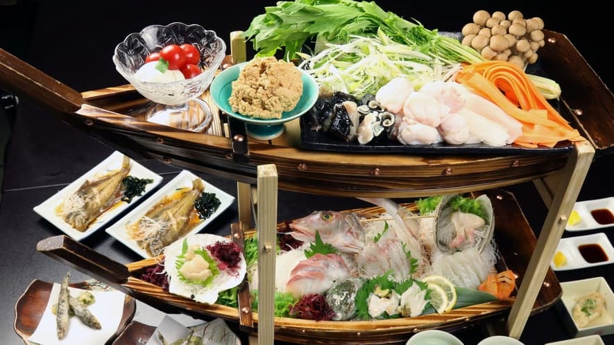 あんこうの宿 まるみつ旅館の2階建舟盛と夏野菜あんこうどぶ汁プラン
