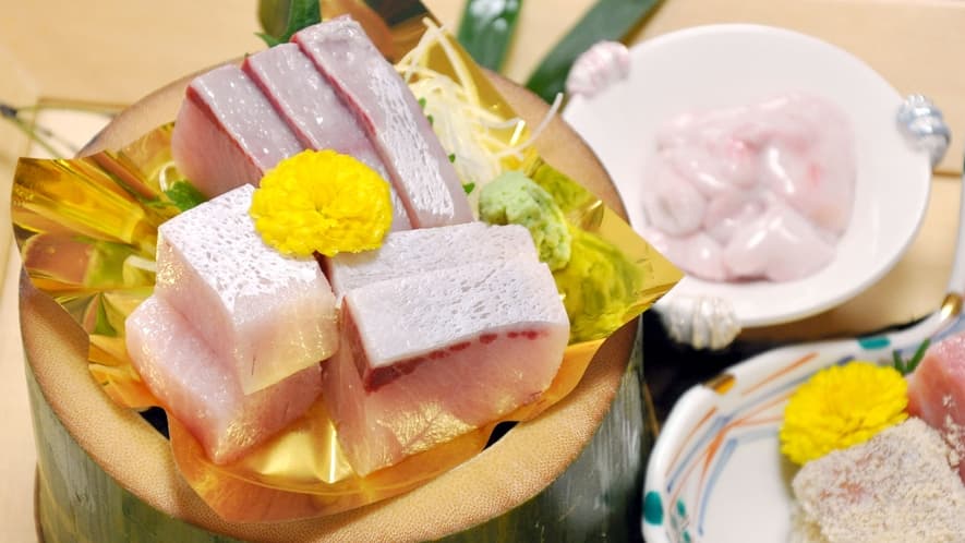 竹やのぶりの贅沢なお刺身盛り