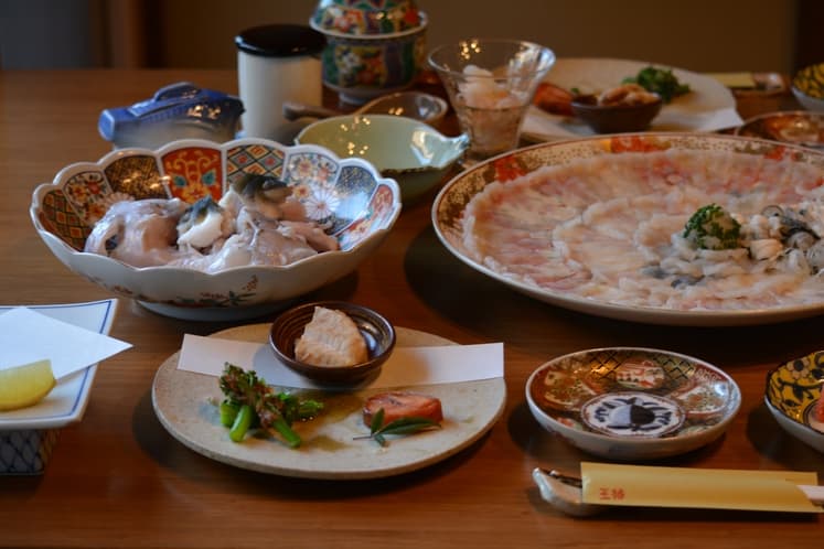 川棚温泉玉椿旅館のふくフルコース
