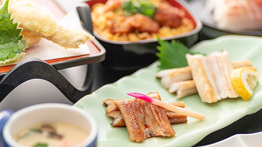 民宿 青島あなご尽くし会席、蒲焼き・天ぷら・煮あなご付き
