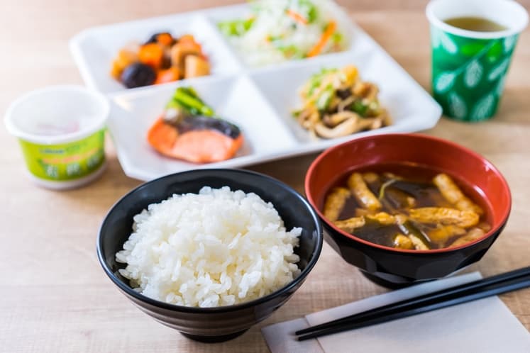 スーパーホテル松本・お城口|無料朝食とアルコール付きウェルカムバーが魅力